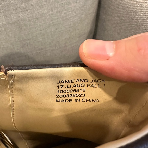 Gently worn Girls Size 5 boots from Janie and Jack - Picture 5 of 5